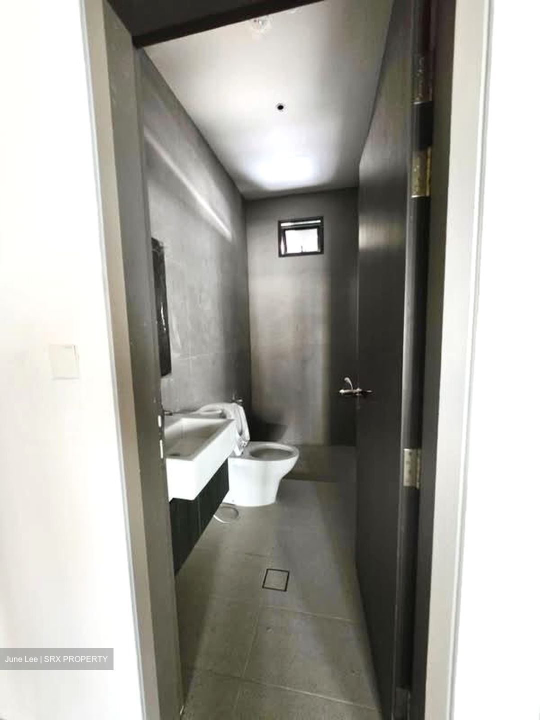 Serangoon Road (D8), Office #594019431
